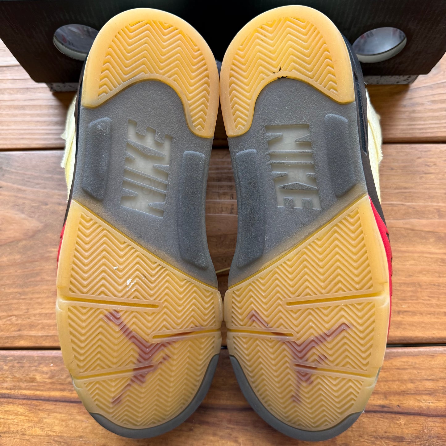 Size 9 - Off-White x Jordan 5 SP 'Sail' (Used)