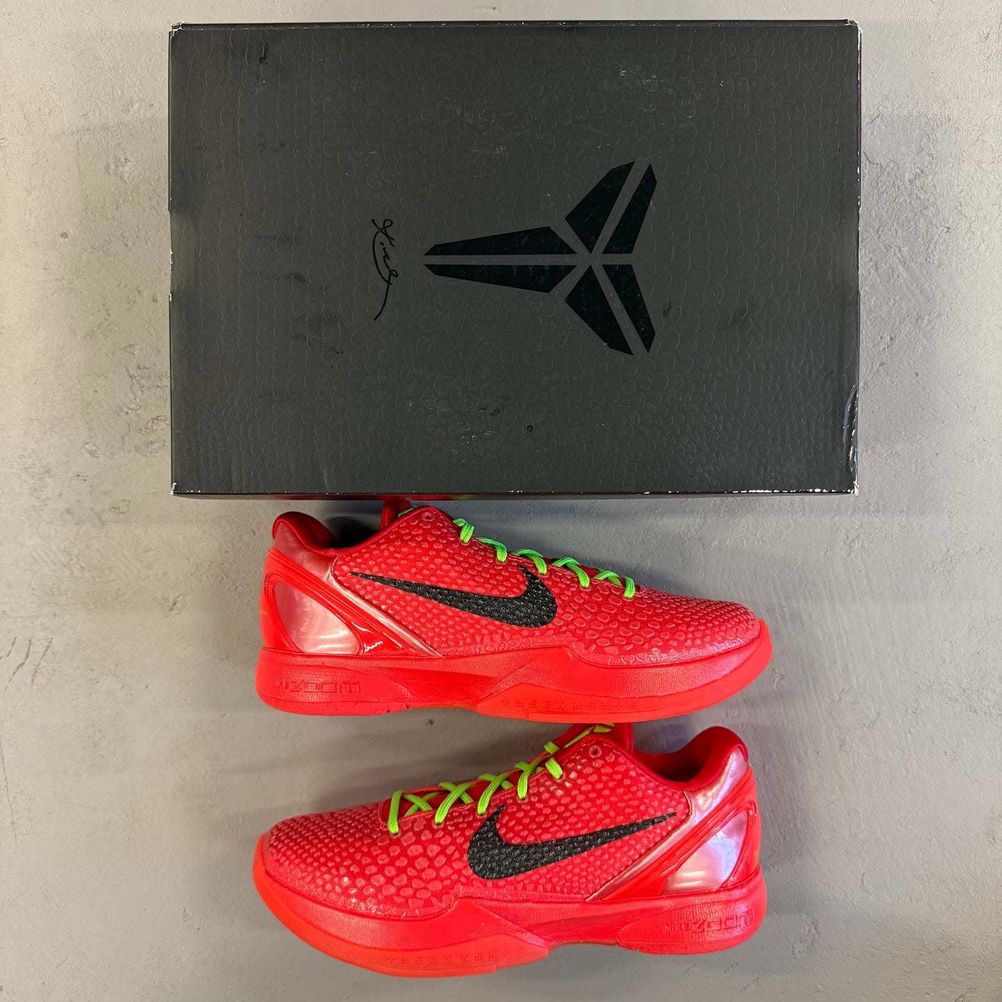 Size 9.5 - Zoom Kobe 6 Protro 'Reverse Grinch' (Used)