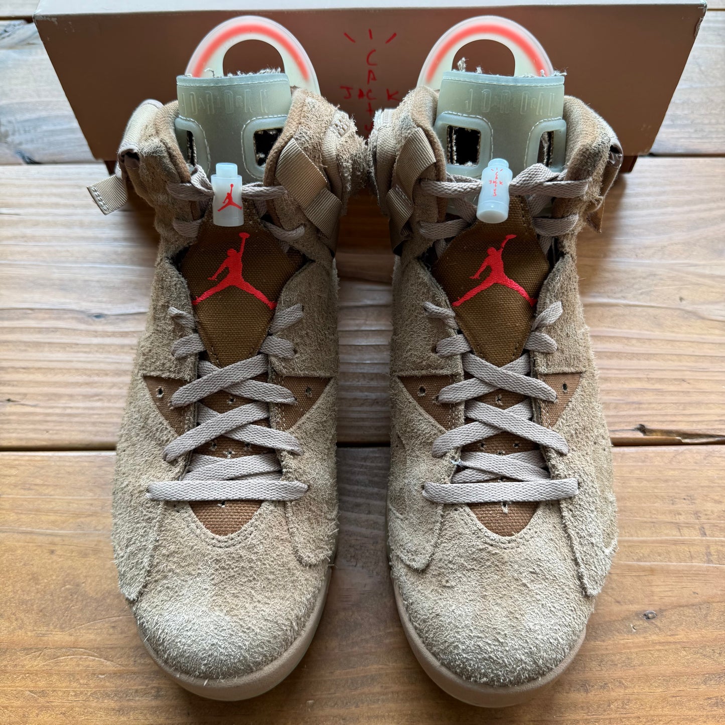 Größe 10.5 – Travis Scott x Jordan 6 Retro 'British Khaki' (Gebraucht)