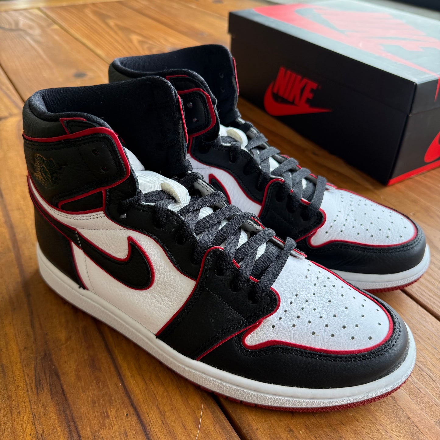 Size 10.5 - Jordan 1 Retro High OG 'Bloodline' (Used)
