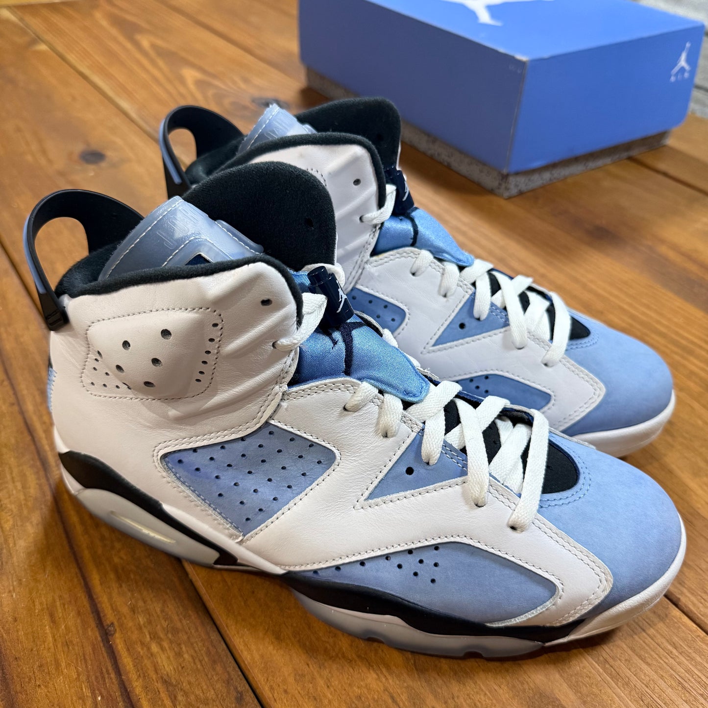 SIZE 10.5 - Jordan 6 Retro 'UNC Home' (Used)