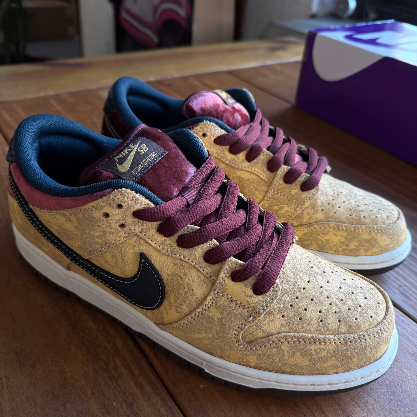 SIZE 9 - Dunk Low SB 'City of Cinema' (Used)