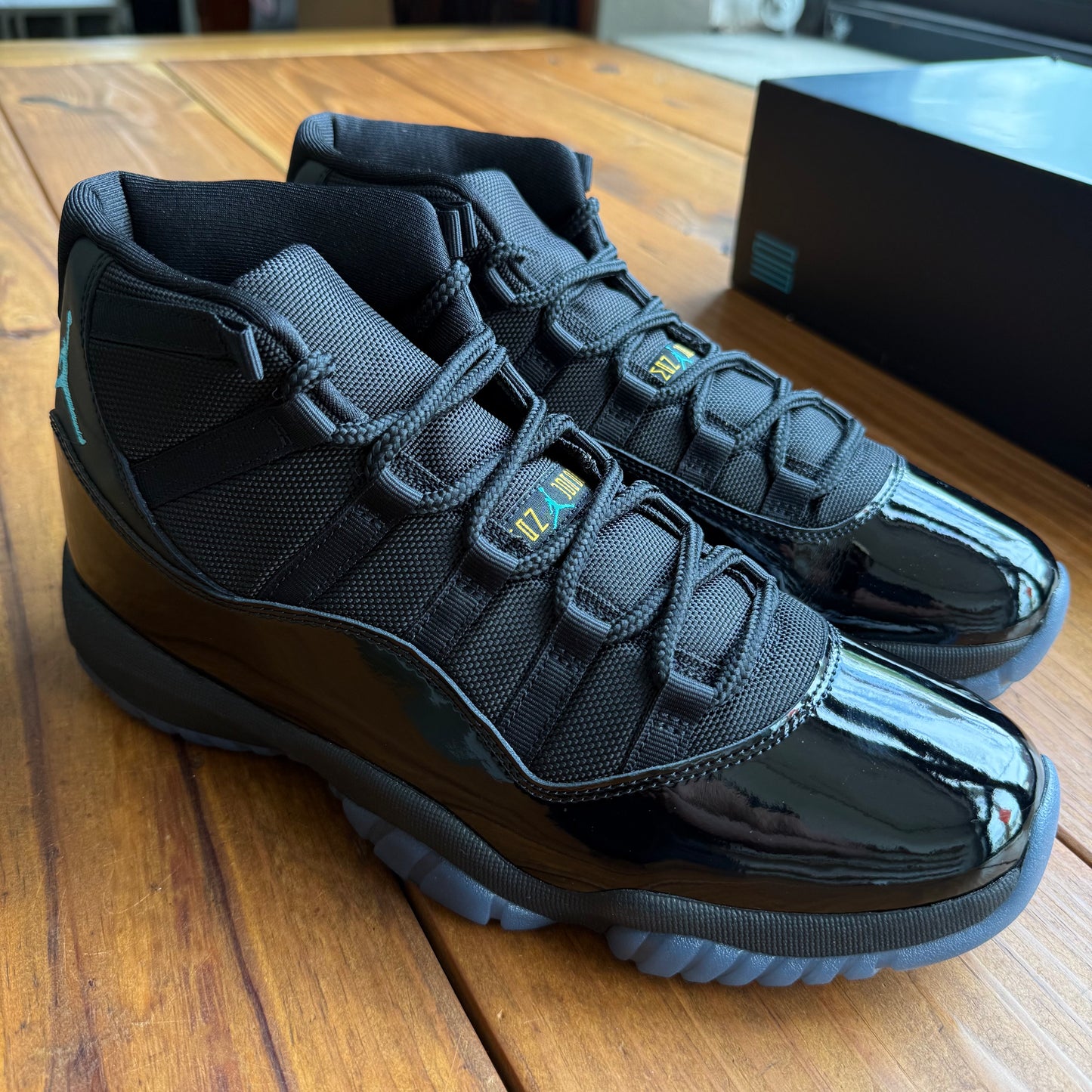 Talla 11 - Jordan 11 Retro 'Gamma Blue' 2025 (Usado)