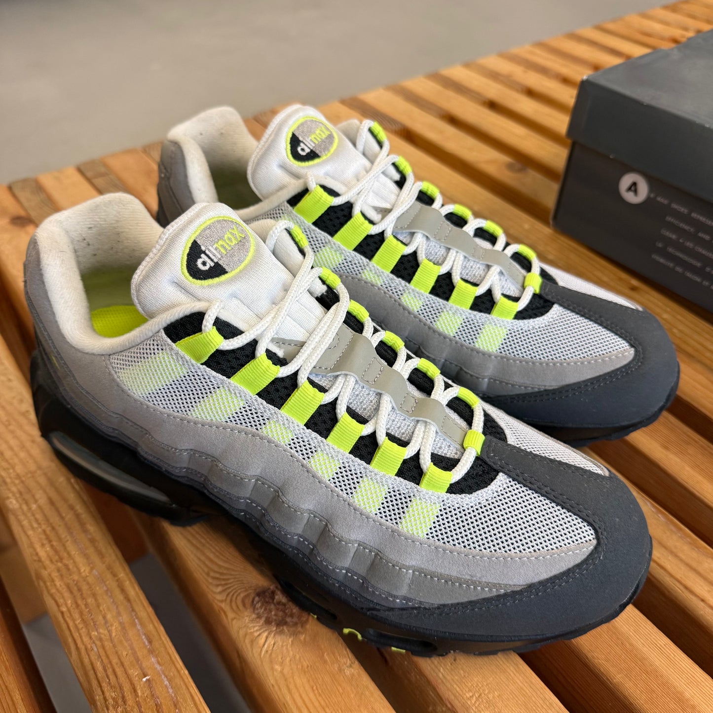 Size 10.5 - Air Max 95 OG 'Big Bubble - Neon' 2025 / 2026 (Used)