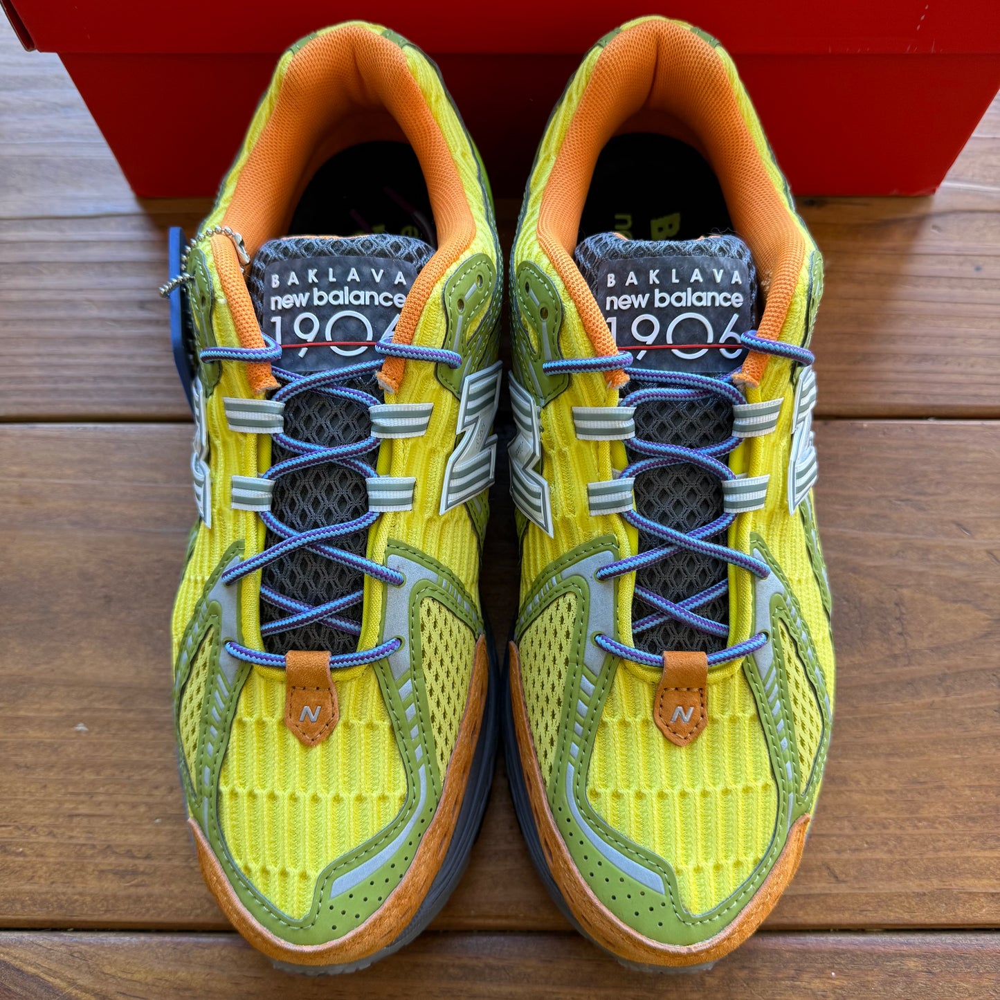 Talla 8.5 - New Balance Action Bronson x 1906R 'Scorpius' (Usado)