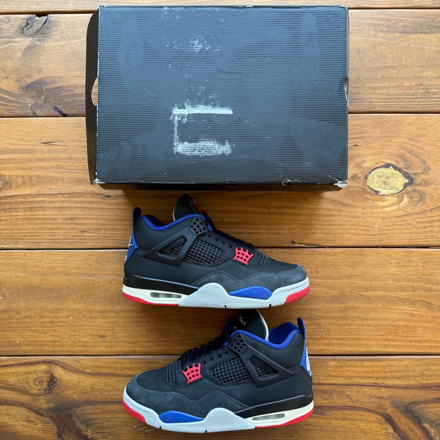 Talla 10 - Jordan 4 Retro 'Rare Air - White Lettering' (Usado)