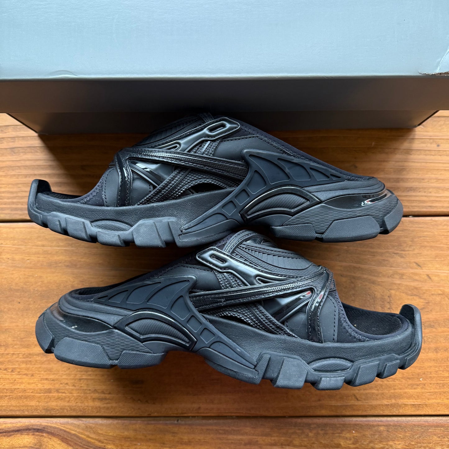 SIZE 38 - BB Triple S Slides (Used)