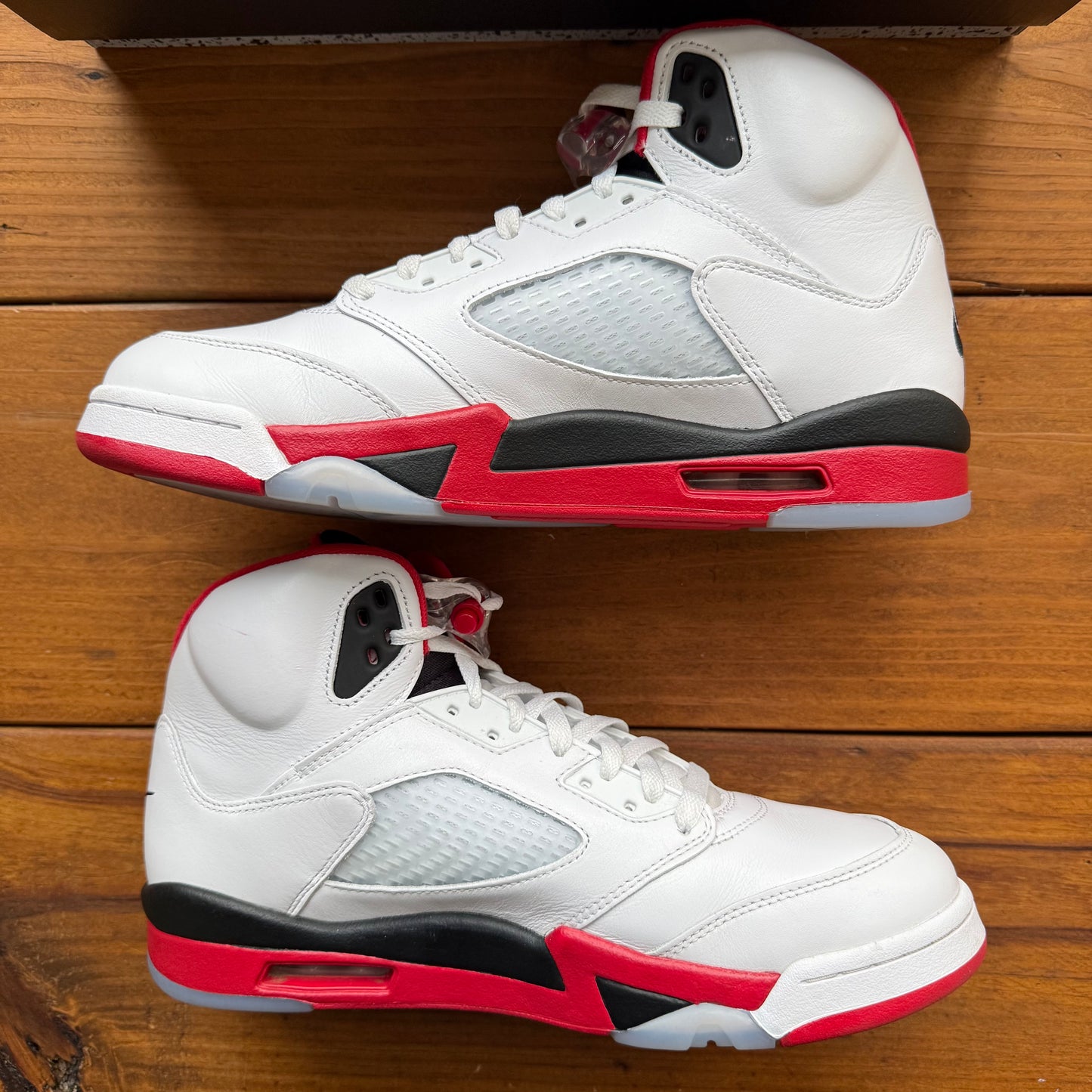 Size 11 - Jordan 5 Retro 'Fire Red' 2025 (Used)