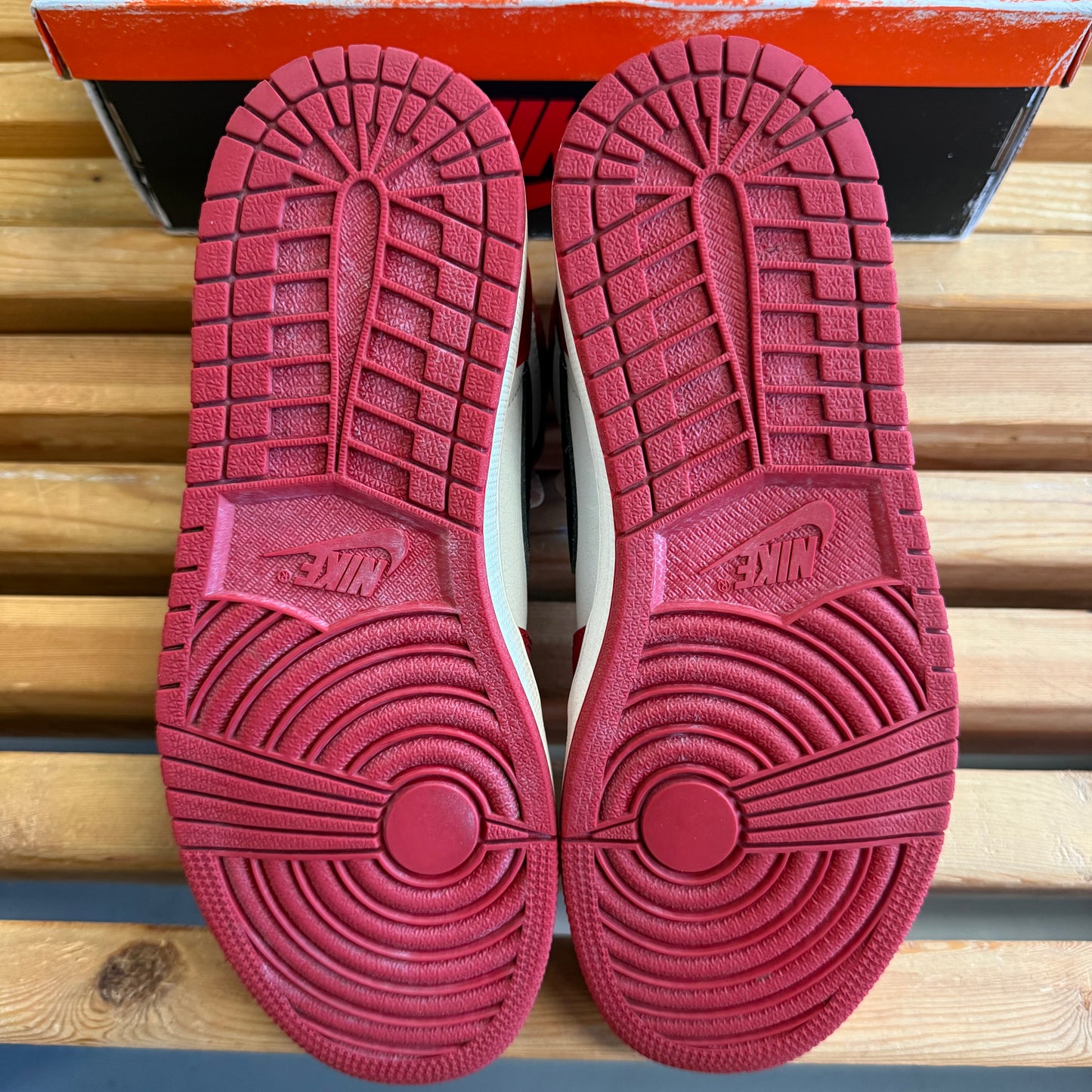 Size 9 - Jordan 1 Retro High OG 'Chicago Lost & Found' (Used)