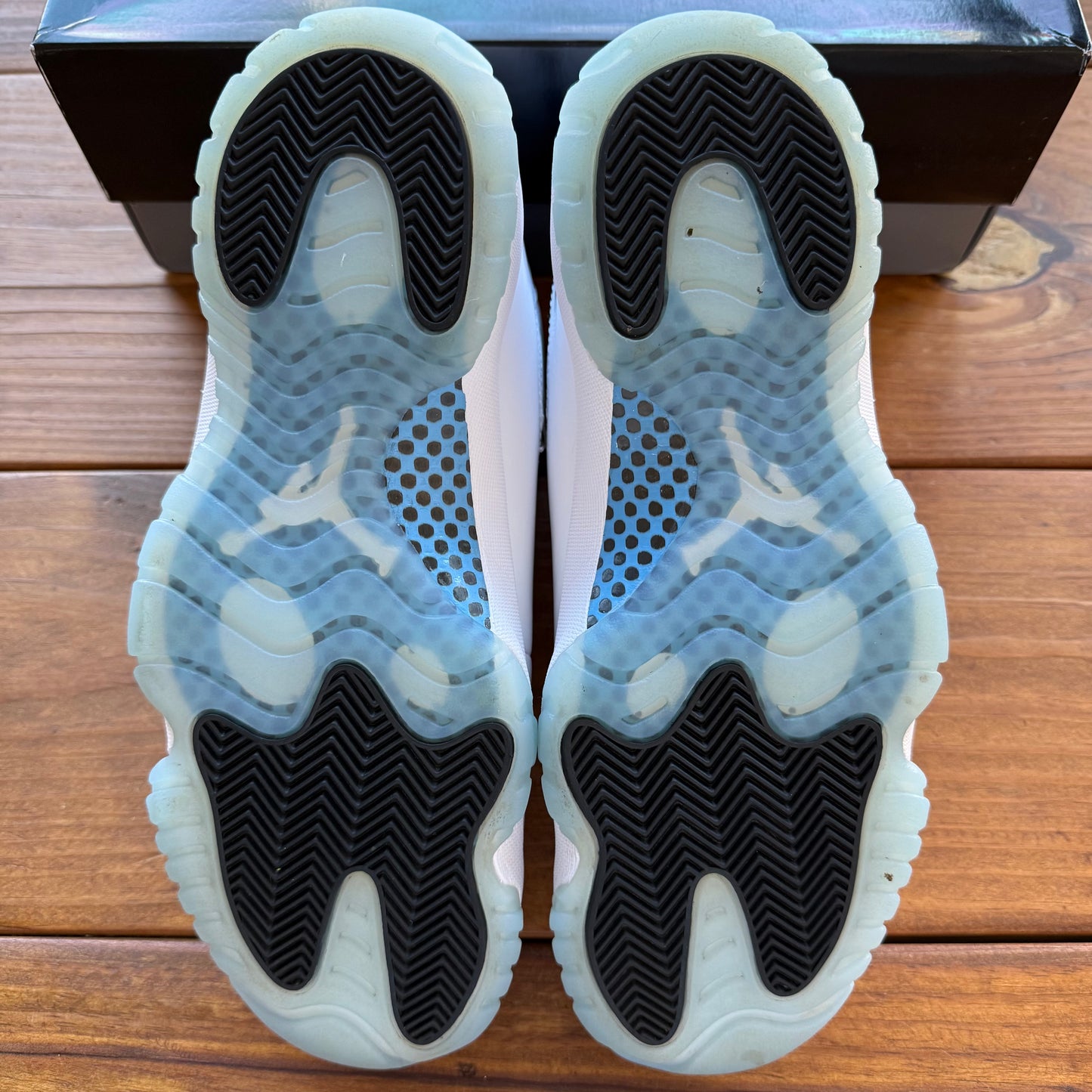 Size 11 - Jordan 11 Retro 'Columbia / Legend Blue' 2024 (Used)