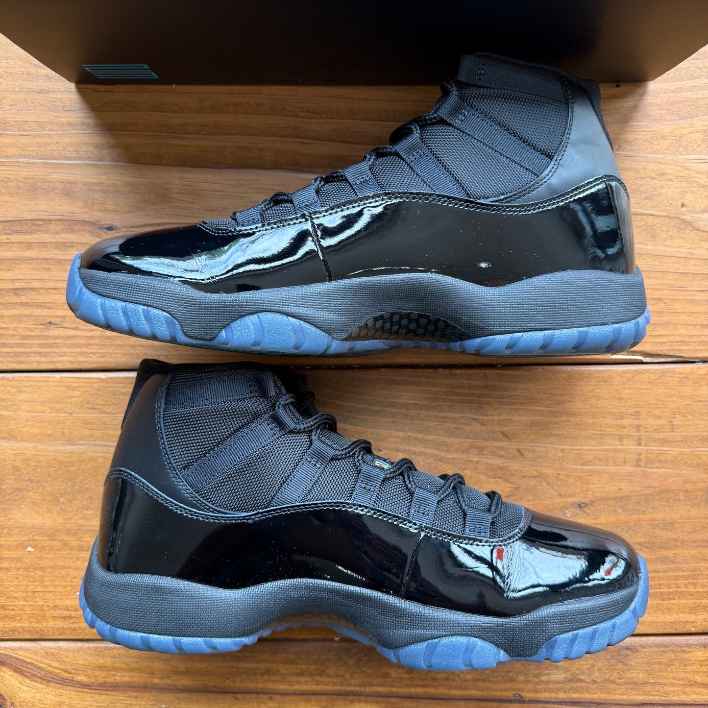 Talla 11 - Jordan 11 Retro 'Gamma Blue' 2025 (Usado)