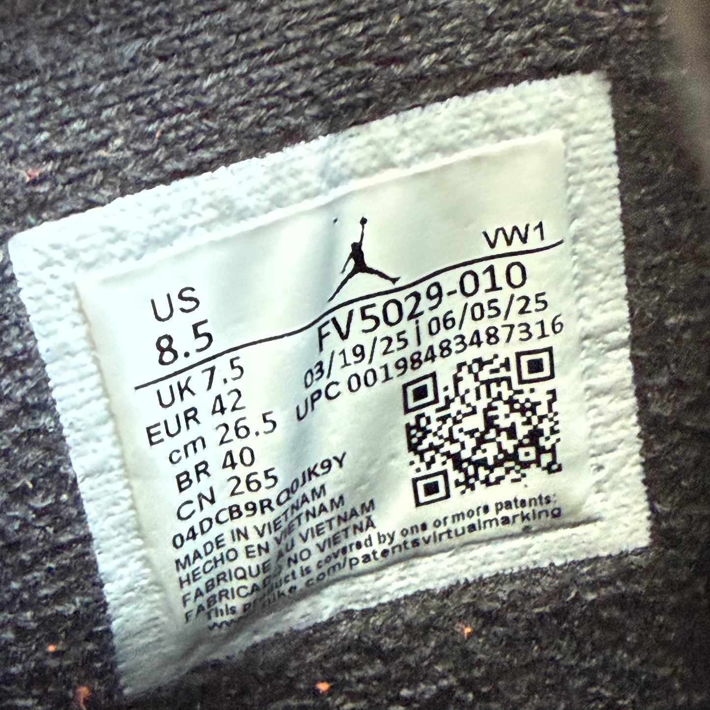 Size 8.5 - Jordan 4 Retro 'Black Cat' 2025 (Used)