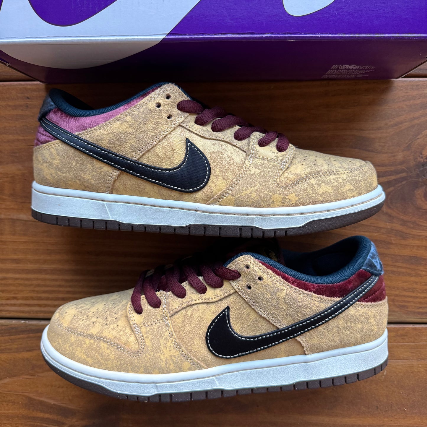 SIZE 9 - Dunk Low SB 'City of Cinema' (Used)