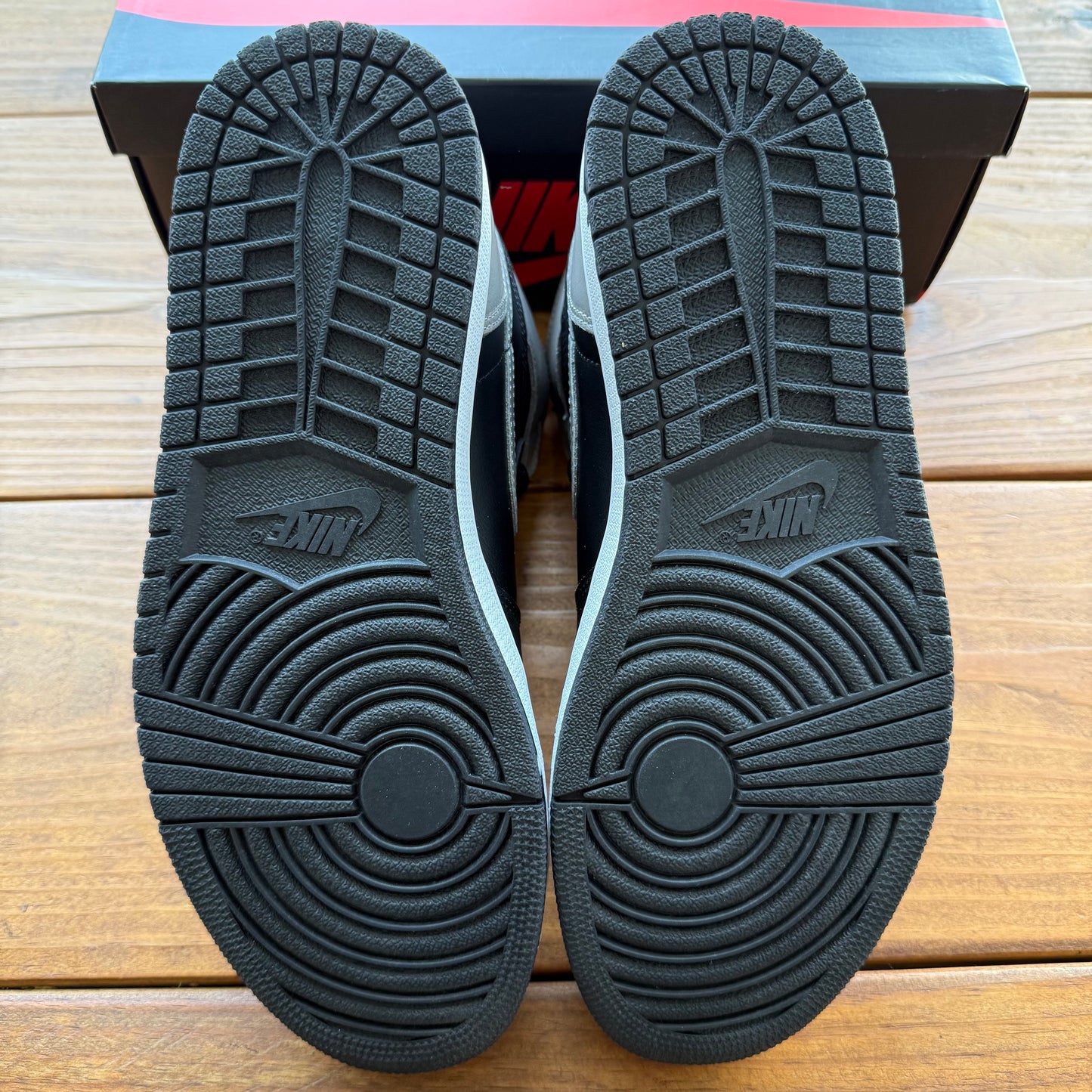 Größe 9.5 - Jordan 1 Retro High OG 'Shadow' 2018 (Gebraucht)