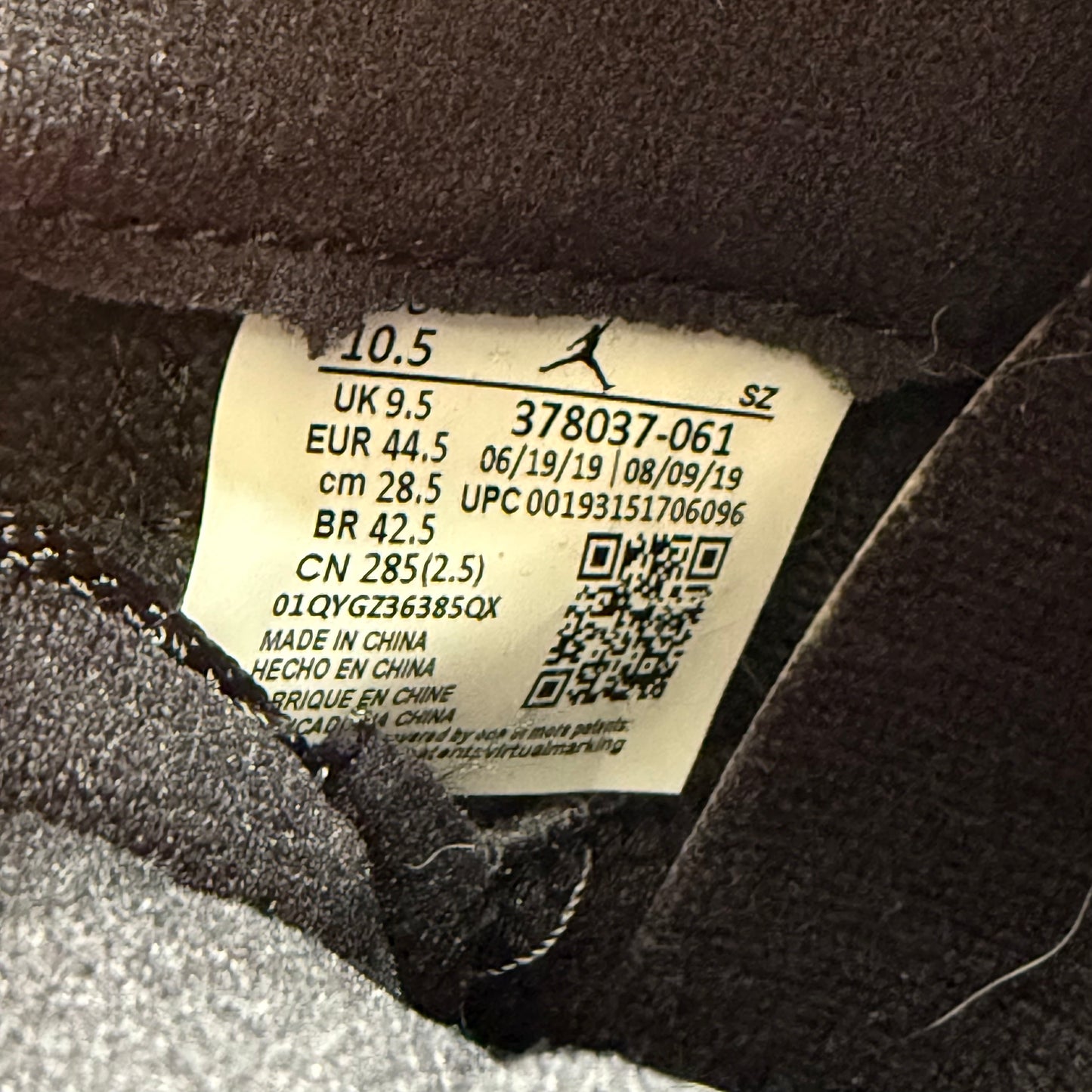 Size 10.5 - Jordan 11 Retro 'Bred' 2019 (Used)