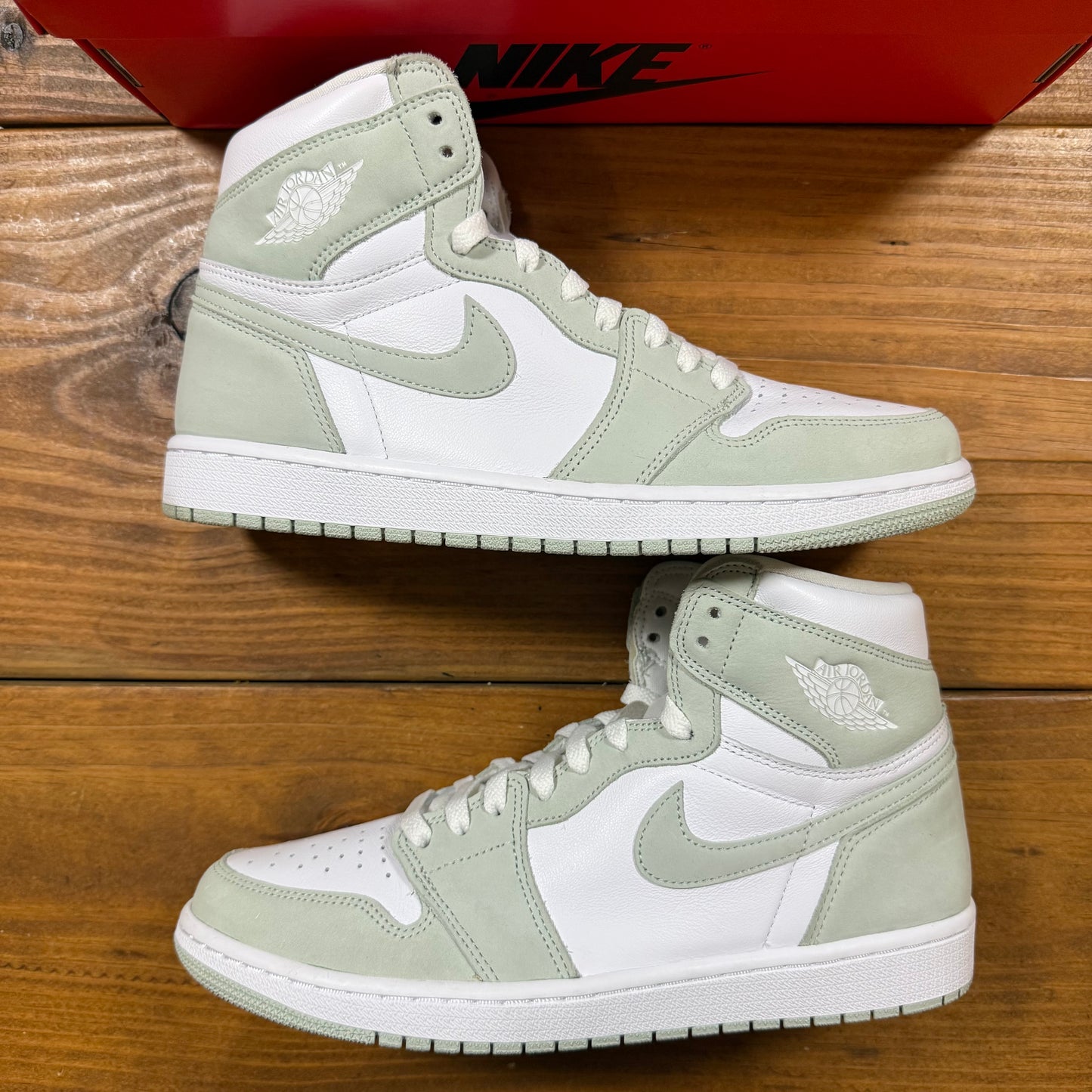 SIZE 11W/9.5M - Wmns Jordan 1 Retro High OG 'Seafoam' (Used)