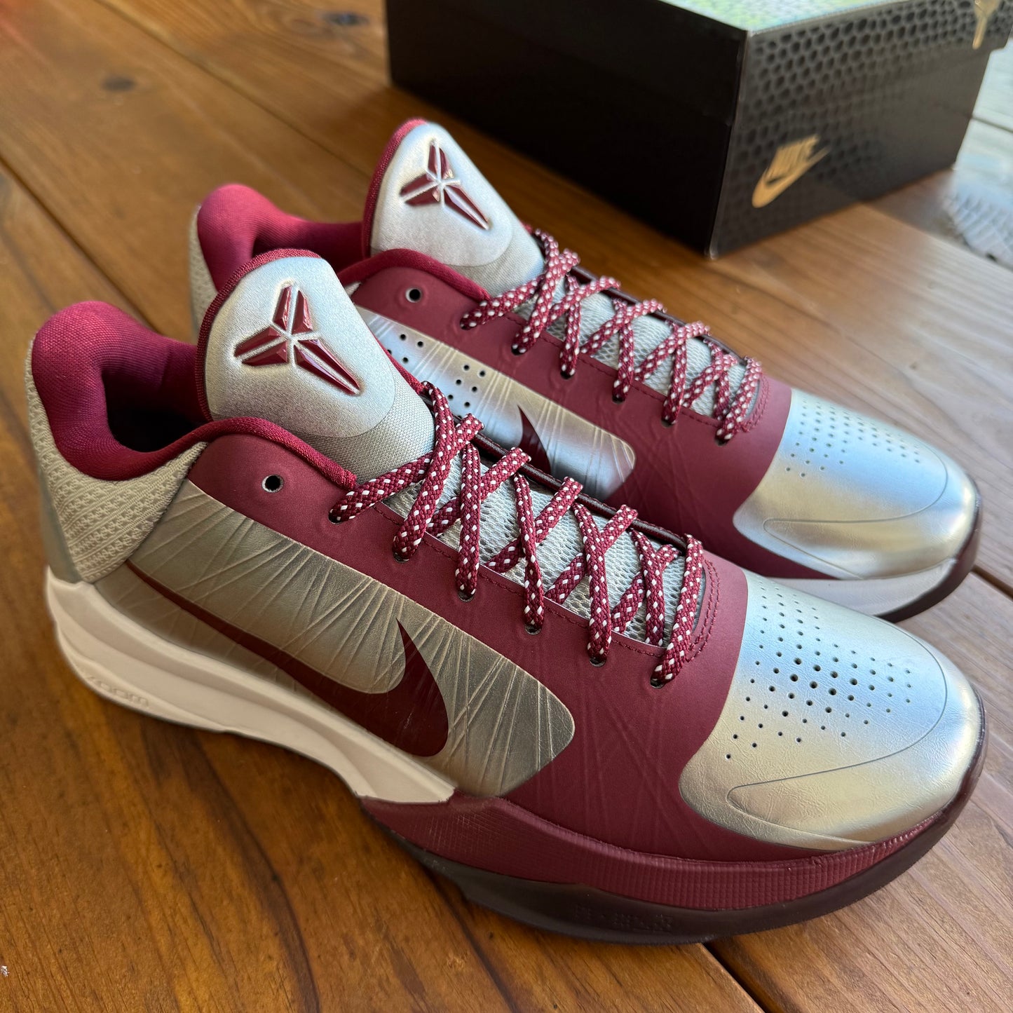 Talla 9 - Nike Zoom Kobe 5 Protro 'Lower Merion Aces' 2026 (Usado)