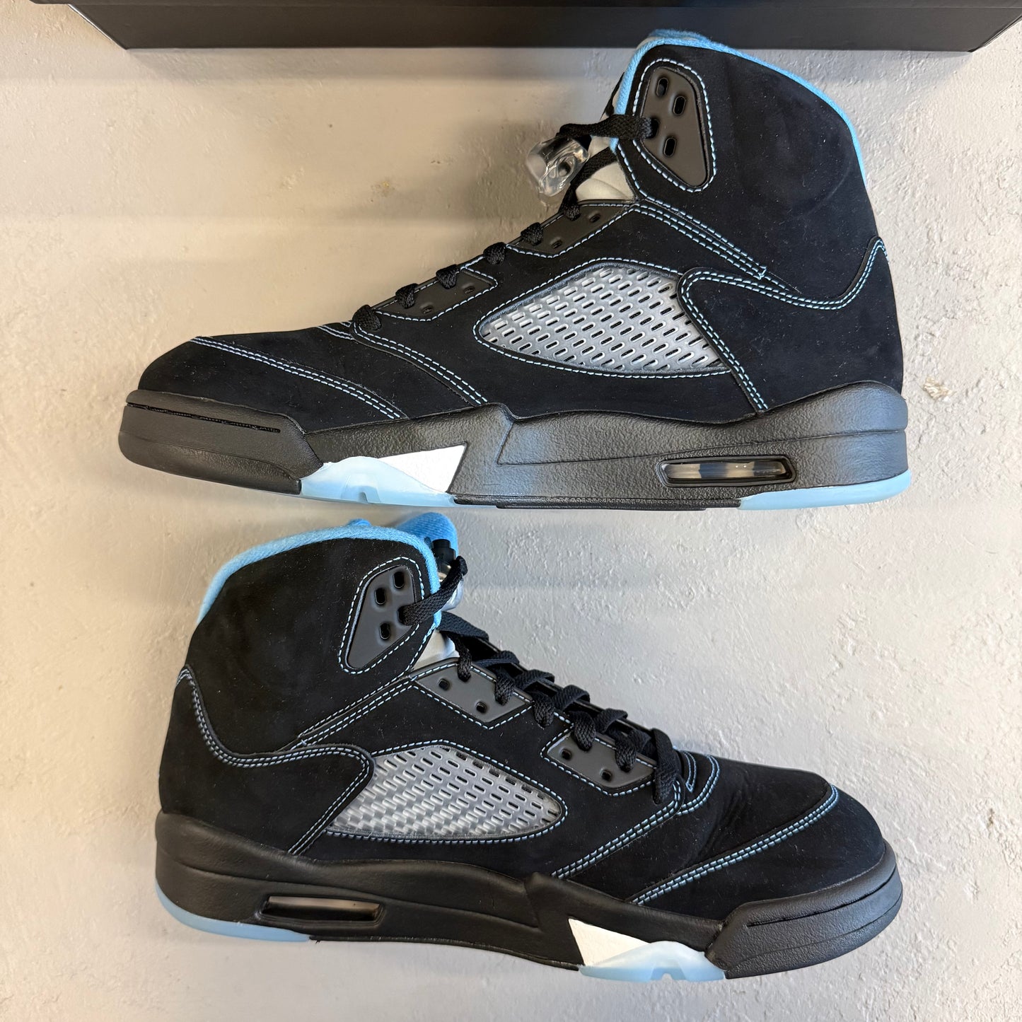 Size 10.5 - Jordan 5 Retro 'Black Carolina / UNC' 2026 (Used)