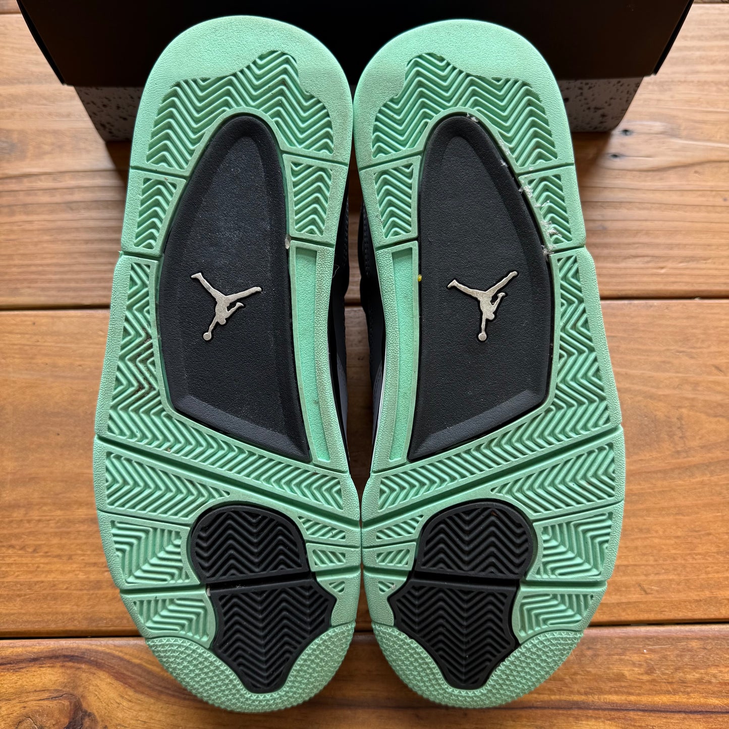 Size 10 - Jordan 4 Retro 'Green Glow' (Used)